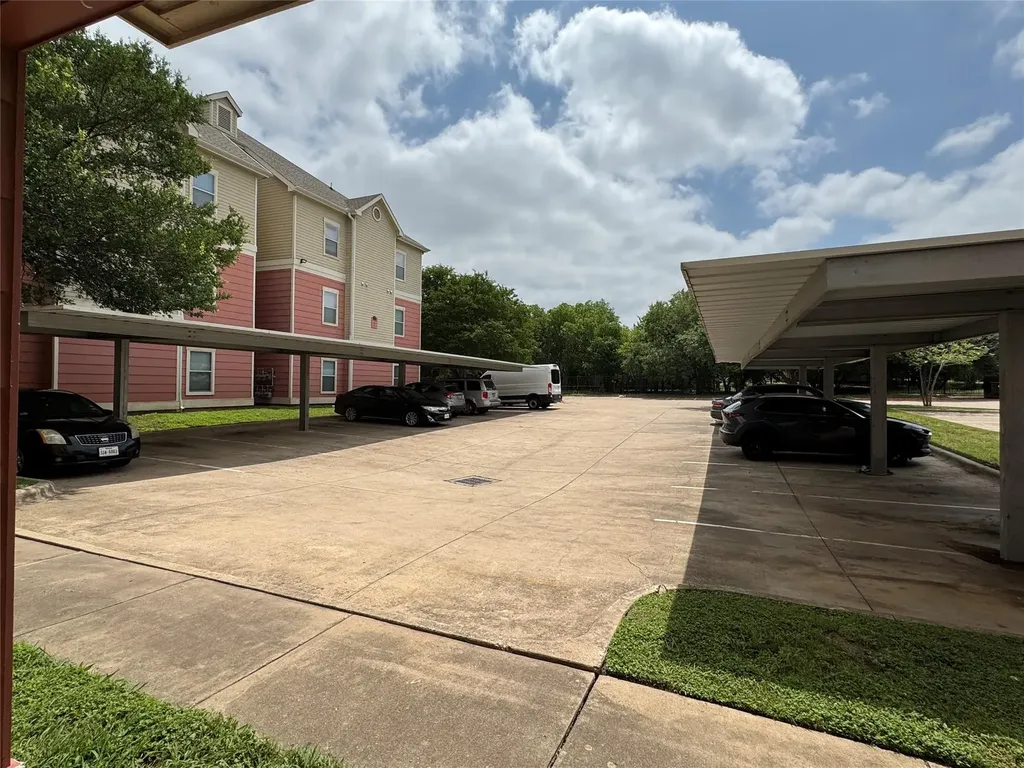 1901 Crossing Place Austin TX 78741