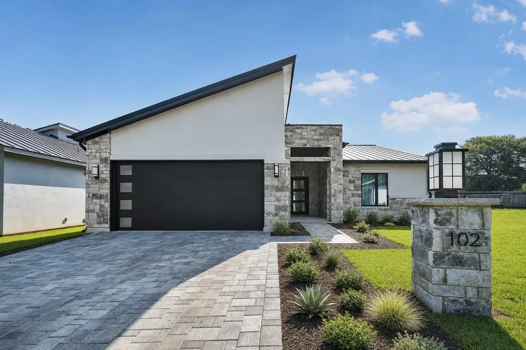 102 Menard Court Horseshoe Bay TX 78657