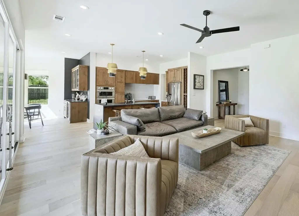 102 Menard Court Horseshoe Bay TX 78657