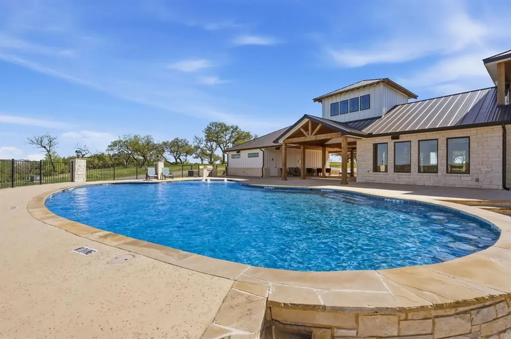 4 Creek Hollow Way Spicewood TX 78669