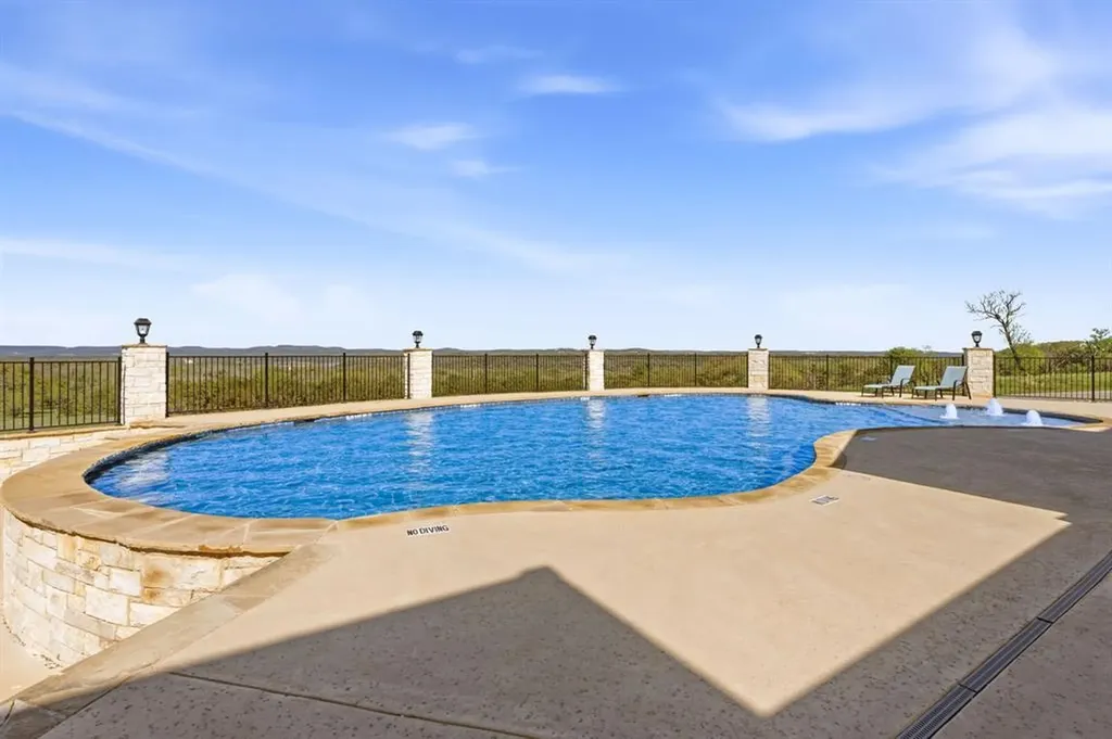 4 Creek Hollow Way Spicewood TX 78669