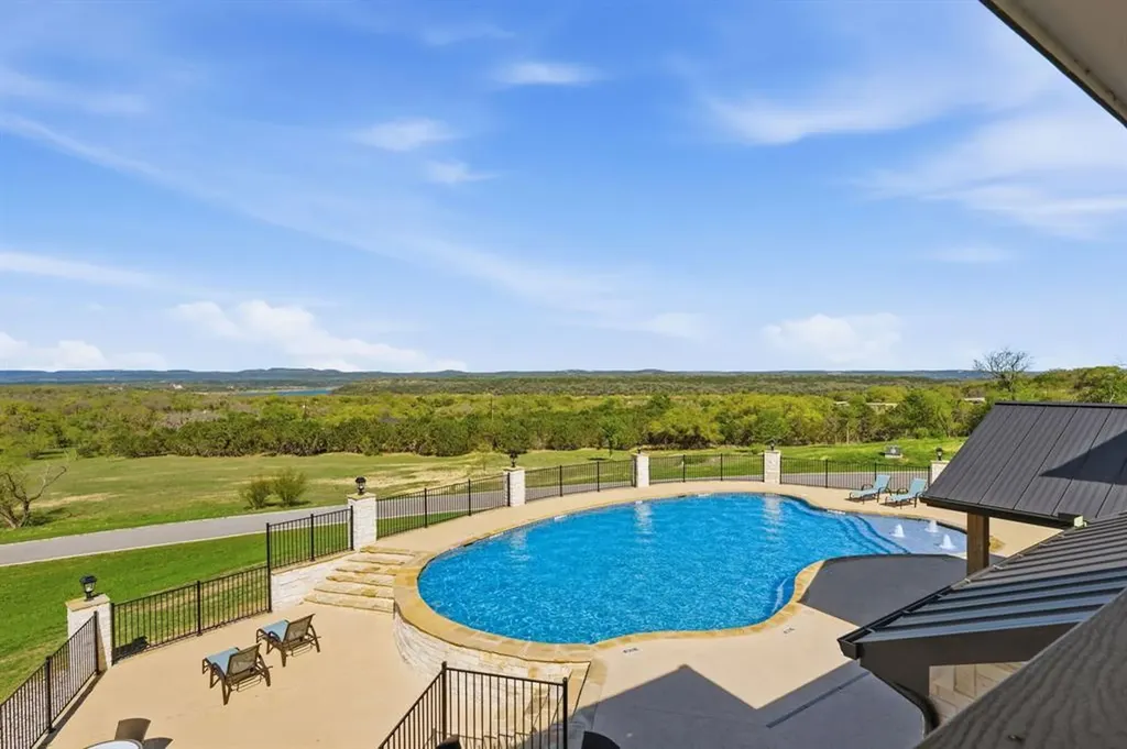 4 Creek Hollow Way Spicewood TX 78669