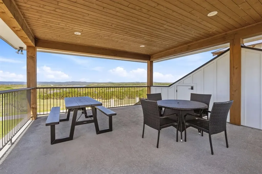 4 Creek Hollow Way Spicewood TX 78669