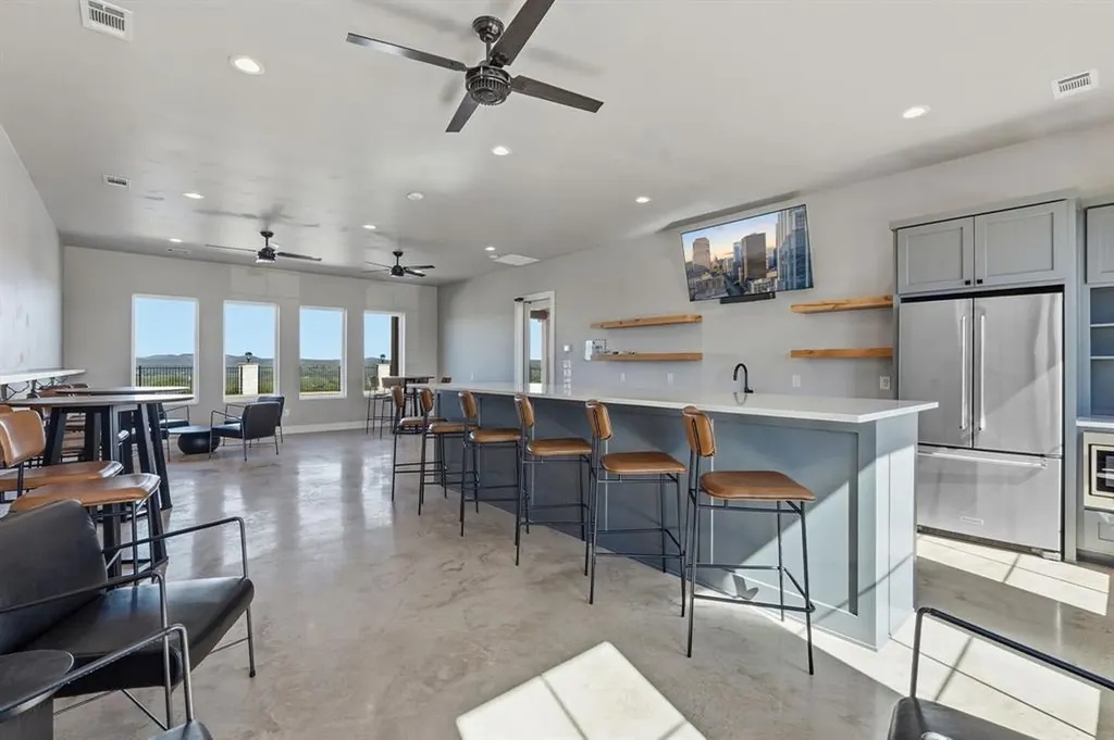 4 Creek Hollow Way Spicewood TX 78669