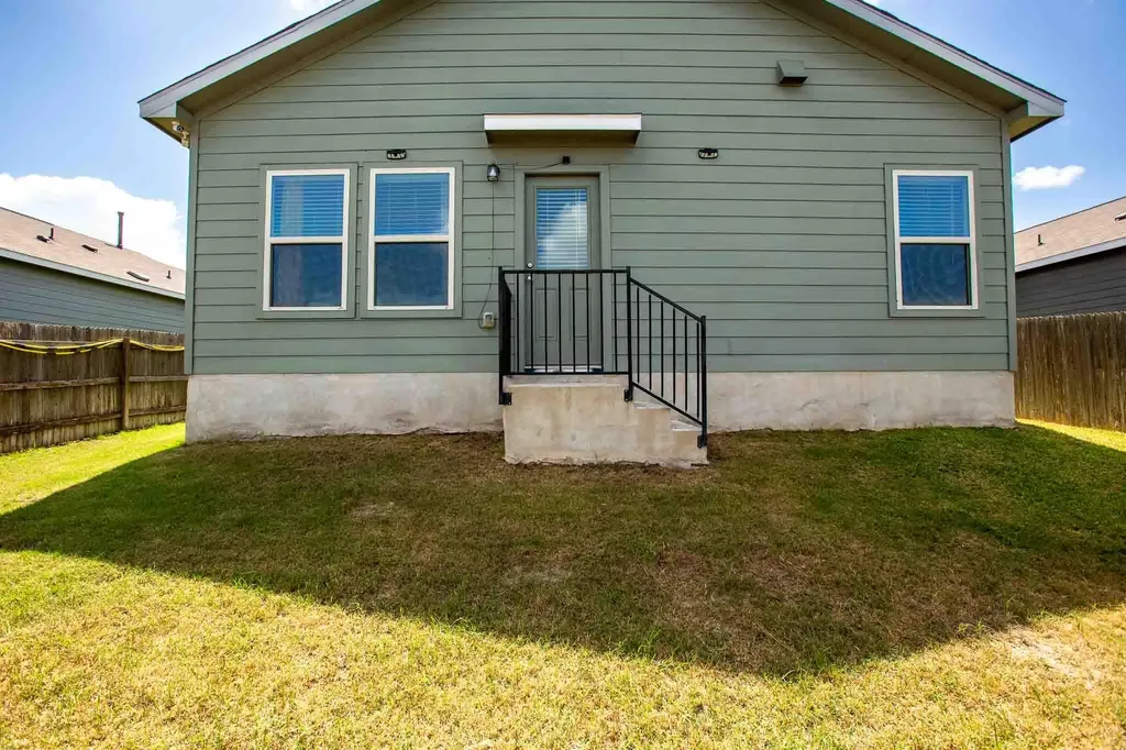 393 Moon Stone Trail Buda TX 78610