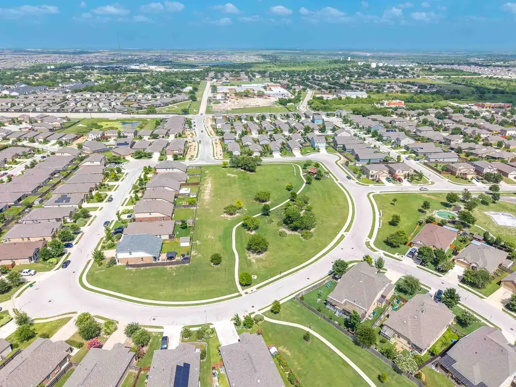 393 Moon Stone Trail Buda TX 78610