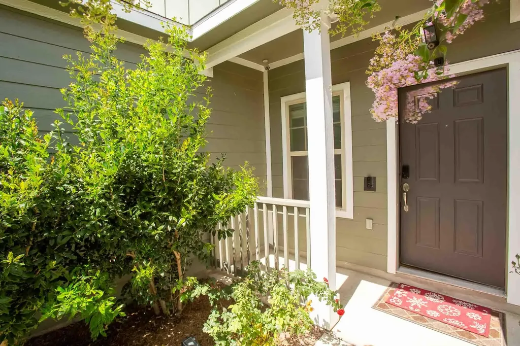 393 Moon Stone Trail Buda TX 78610