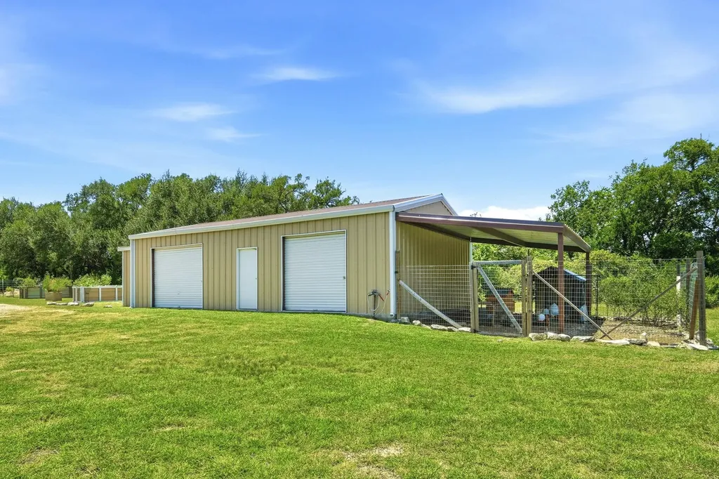 450 County Road 204 Liberty Hill TX 78642