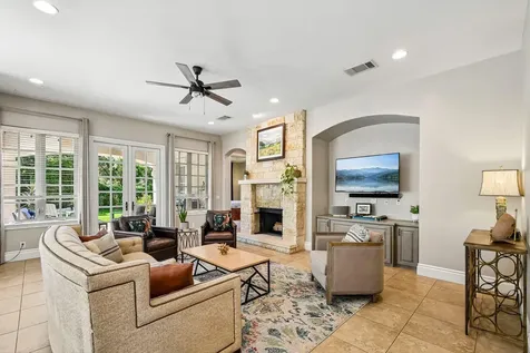 14 Camwood Trail The Hills TX 78738