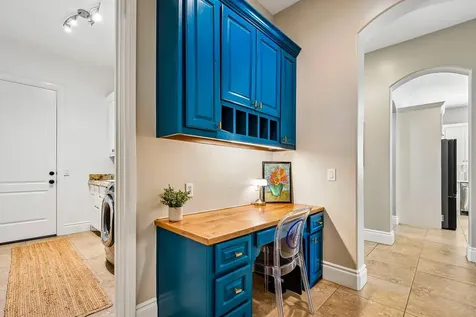 14 Camwood Trail The Hills TX 78738