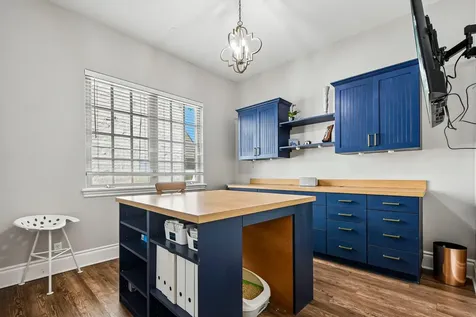14 Camwood Trail The Hills TX 78738