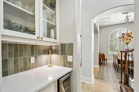 14 Camwood Trail The Hills TX 78738