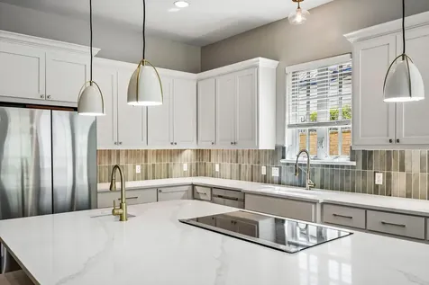 14 Camwood Trail The Hills TX 78738