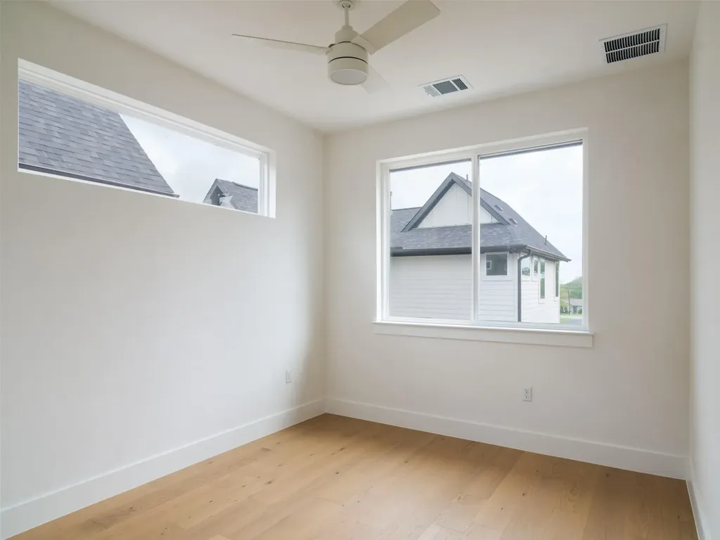 6409 Bradsher Austin TX 78745
