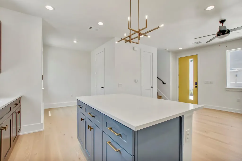 4127 E 12th Street Austin TX 78721