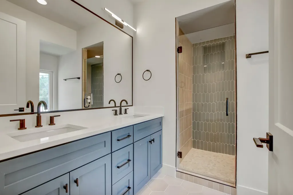 4127 E 12th Street Austin TX 78721