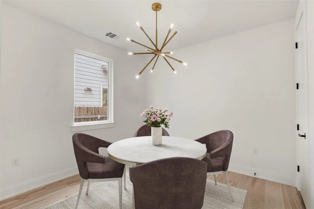 4127 E 12th Street Austin TX 78721