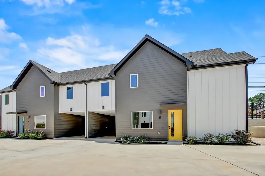 4127 E 12th Street Austin TX 78721