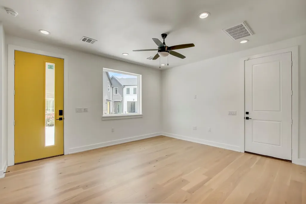 4127 E 12th Street Austin TX 78721