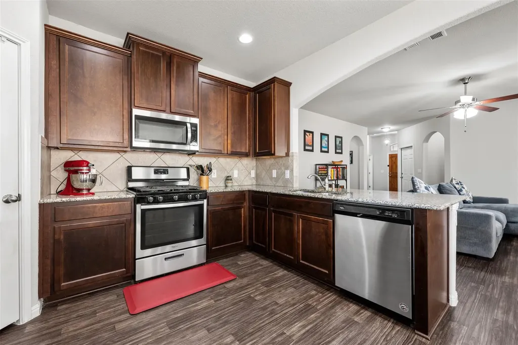 204 Lambert Street Leander TX 78641