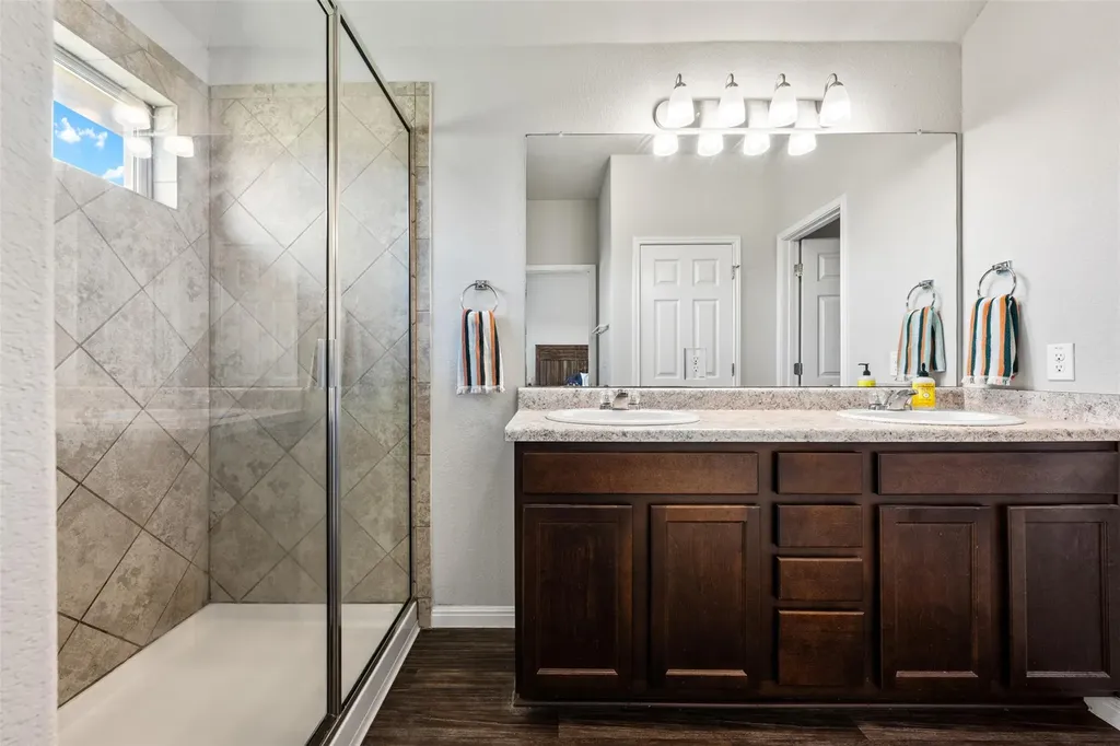 204 Lambert Street Leander TX 78641