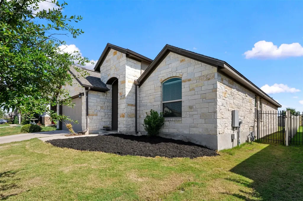 204 Lambert Street Leander TX 78641