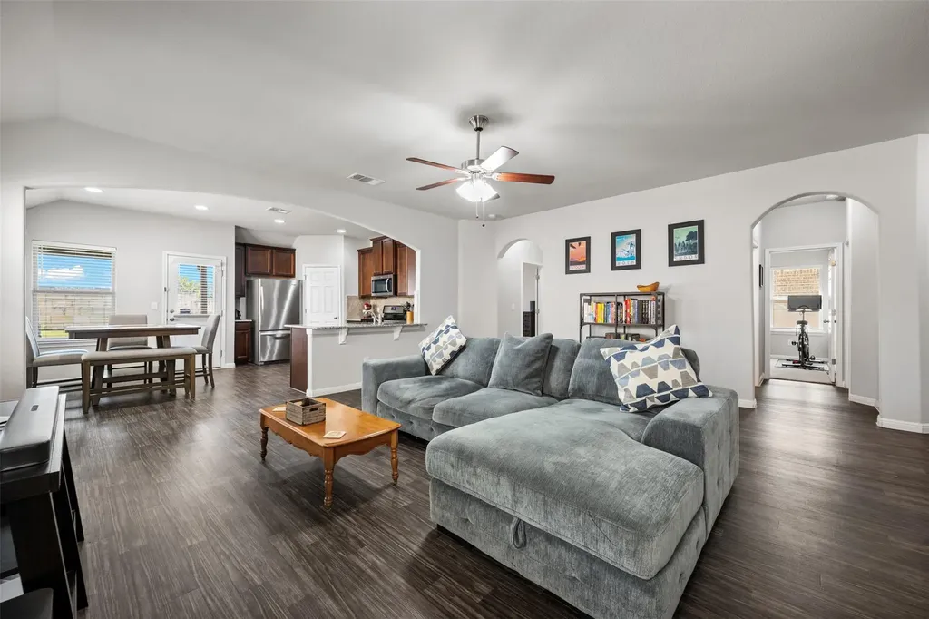 204 Lambert Street Leander TX 78641