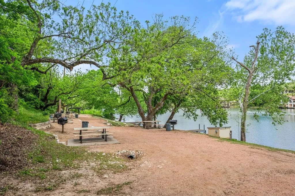 3138 Chisholm Trail Austin TX 78734