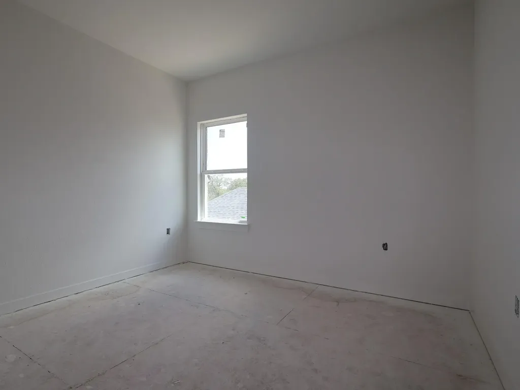 261 Callahan Loop Buda TX 78610