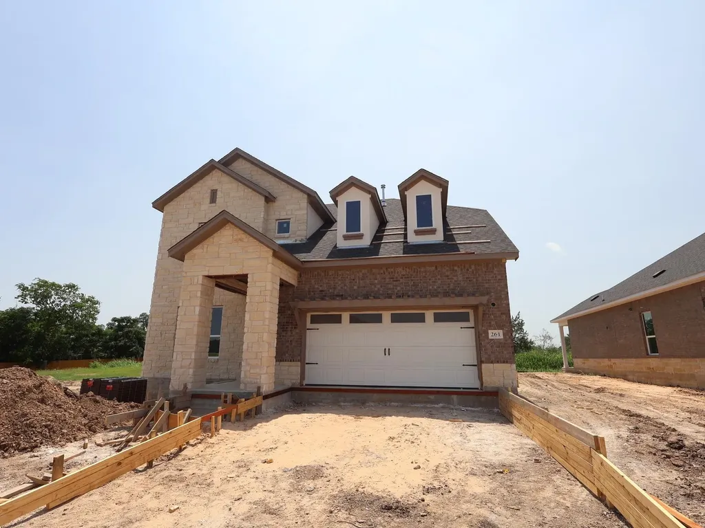 261 Callahan Loop Buda TX 78610