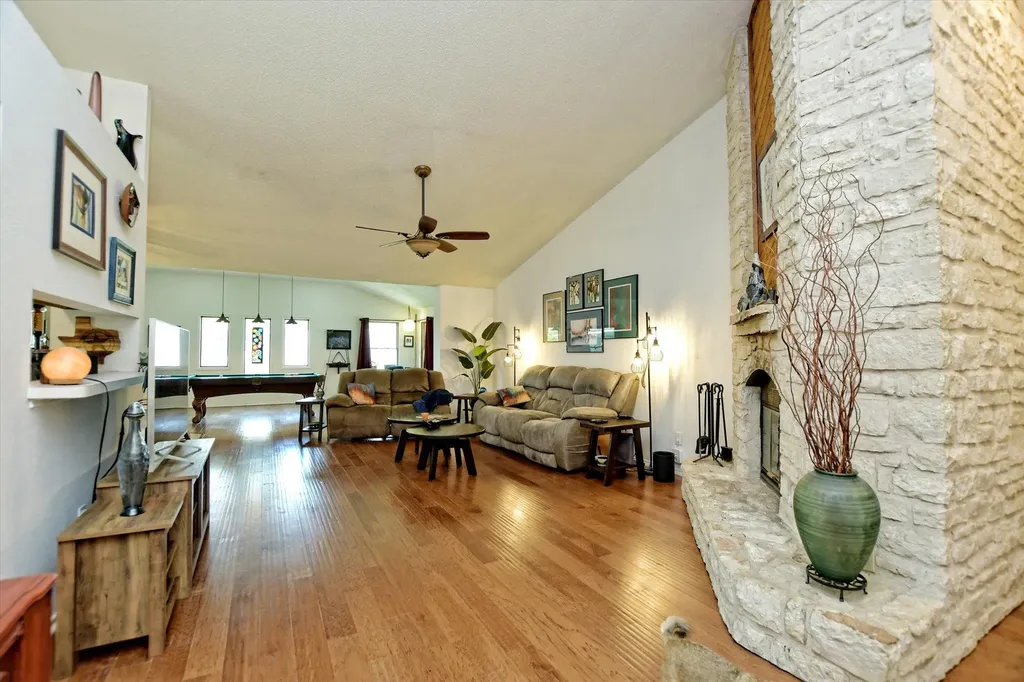 1002 W Noton Street Pflugerville TX 78660