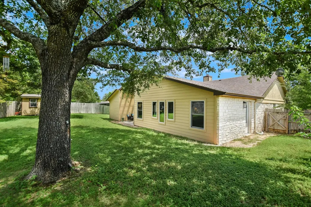 1002 W Noton Street Pflugerville TX 78660