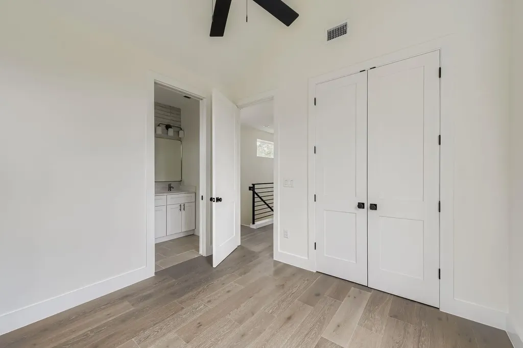 4712 S Forest Drive Austin TX 78745