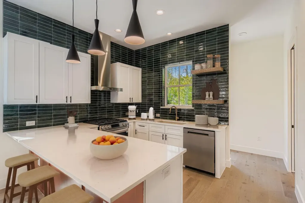 4712 S Forest Drive Austin TX 78745