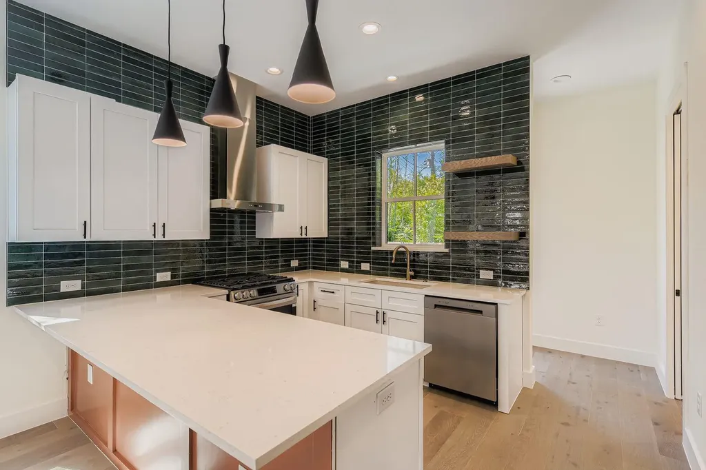 4712 S Forest Drive Austin TX 78745