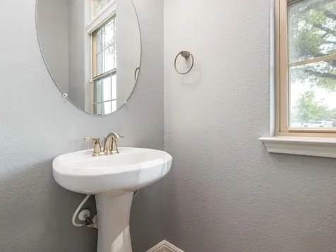 225 Kirkhill Street Hutto TX 78634