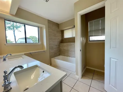 8905 Bridgewood Trail Austin TX 78729