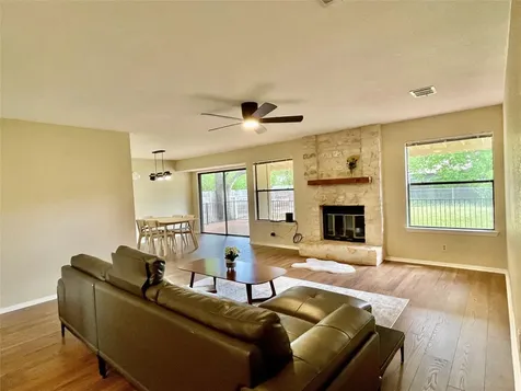 8905 Bridgewood Trail Austin TX 78729