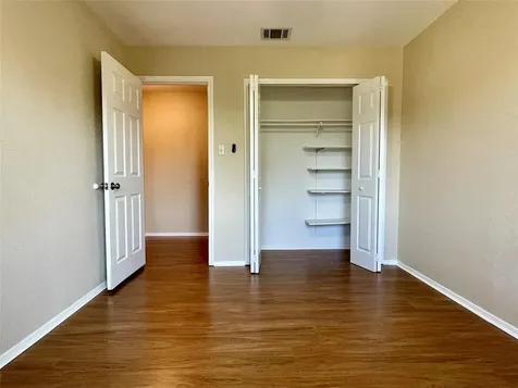 8905 Bridgewood Trail Austin TX 78729