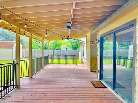 8905 Bridgewood Trail Austin TX 78729