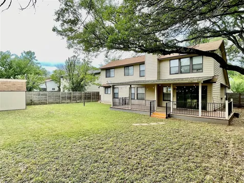 8905 Bridgewood Trail Austin TX 78729