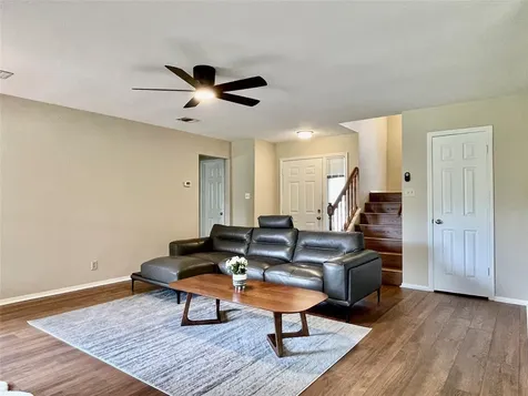 8905 Bridgewood Trail Austin TX 78729