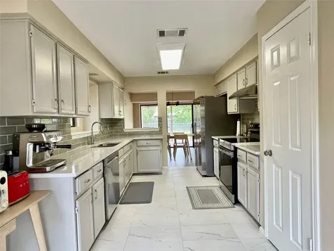 8905 Bridgewood Trail Austin TX 78729