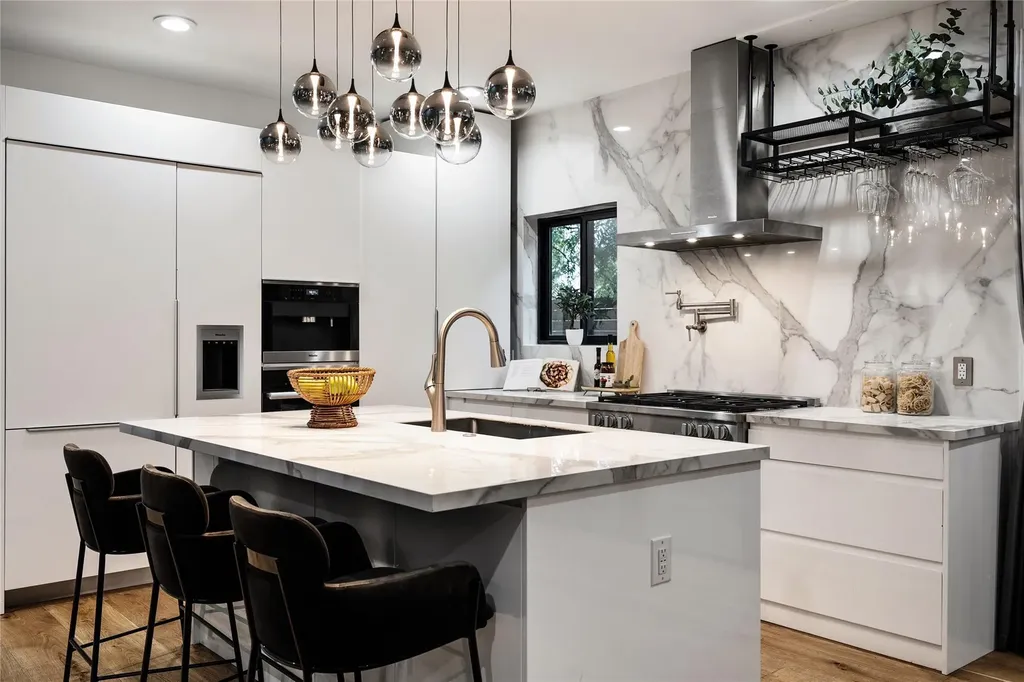 2214 Garden Street Austin TX 78702