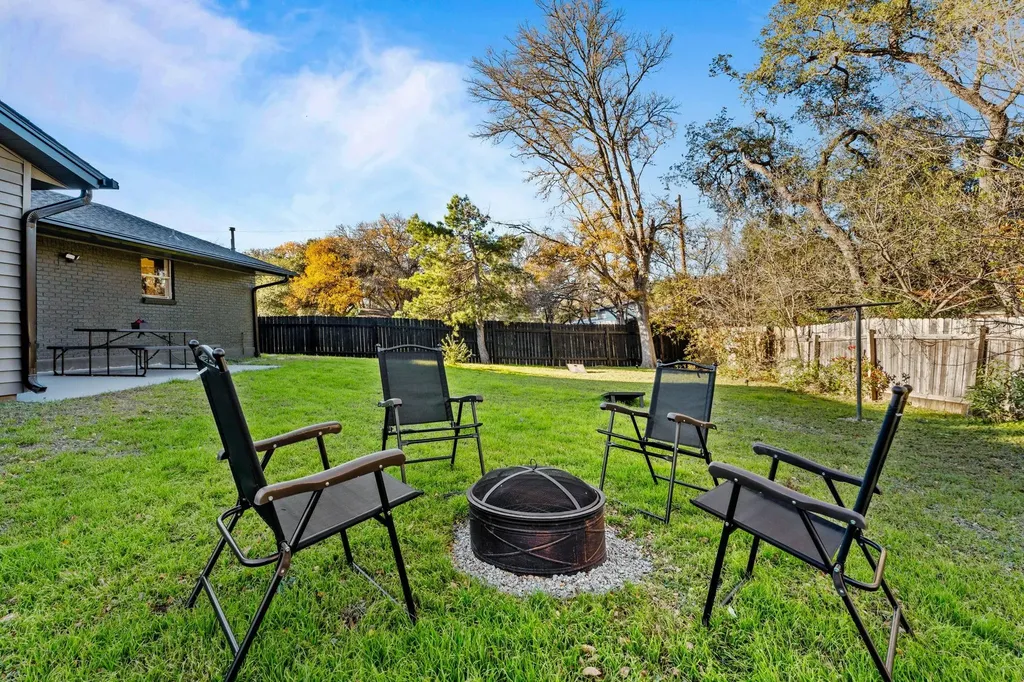 2504 Wildgrove Drive Austin TX 78704