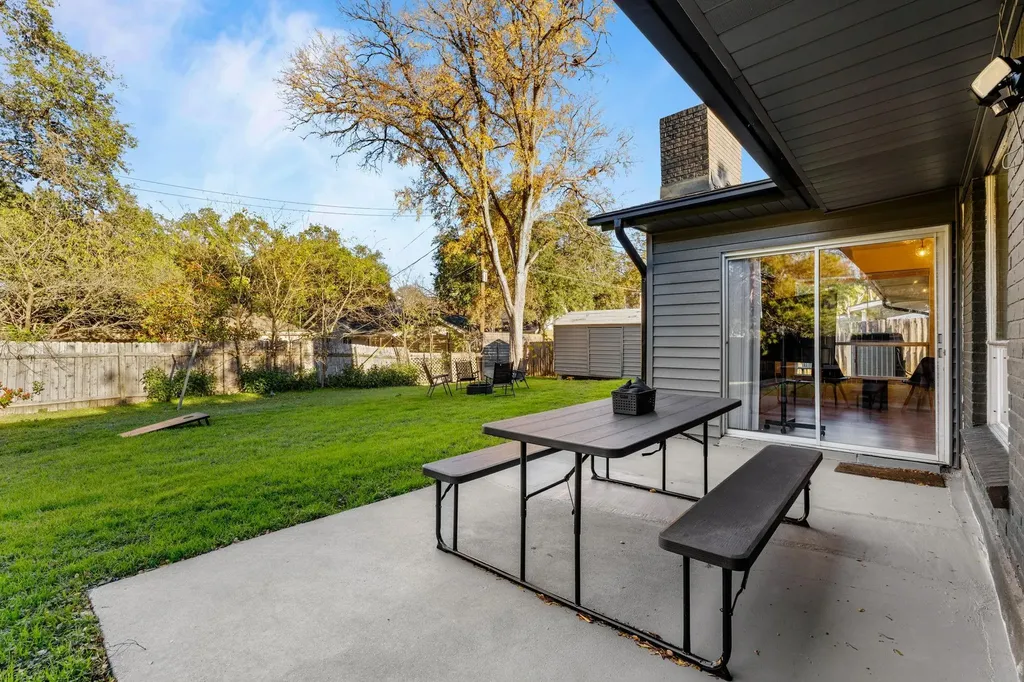 2504 Wildgrove Drive Austin TX 78704