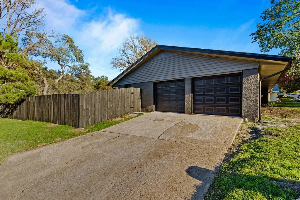 2504 Wildgrove Drive Austin TX 78704