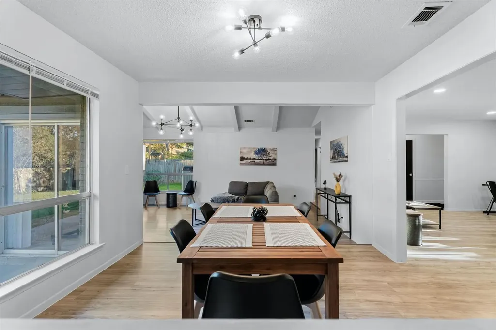 2504 Wildgrove Drive Austin TX 78704