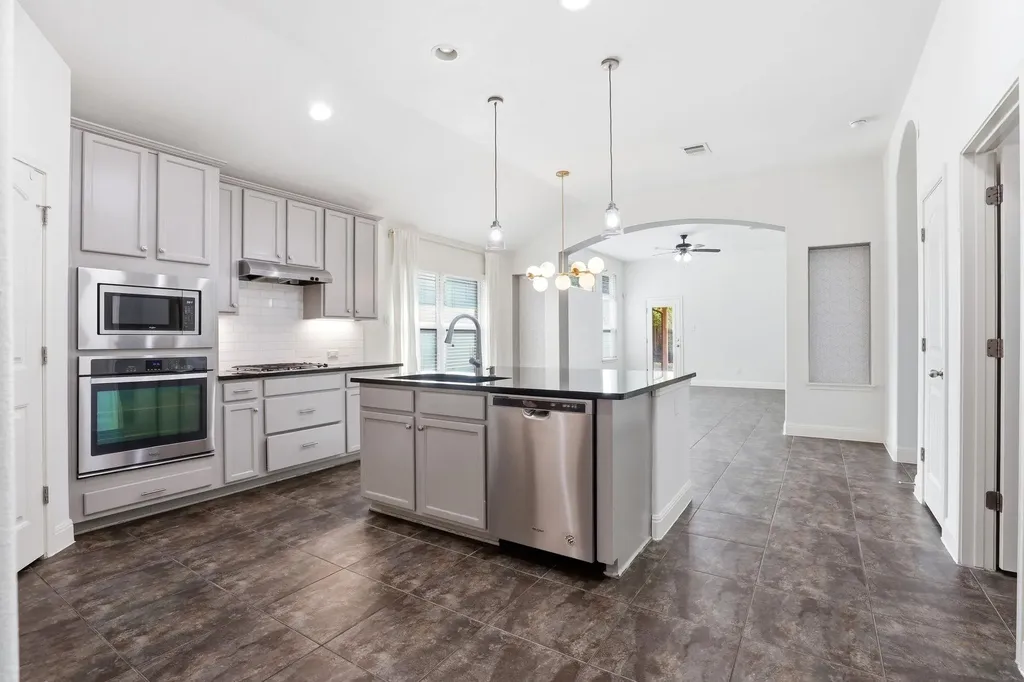 152 Stone View Trail Austin TX 78737