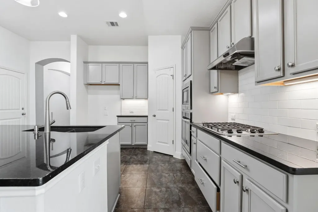 152 Stone View Trail Austin TX 78737